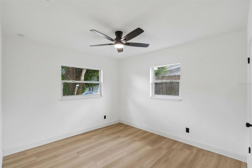 Image 15 of property listing at 3500 SUTTON DRIVE, Orlando, FL 32810