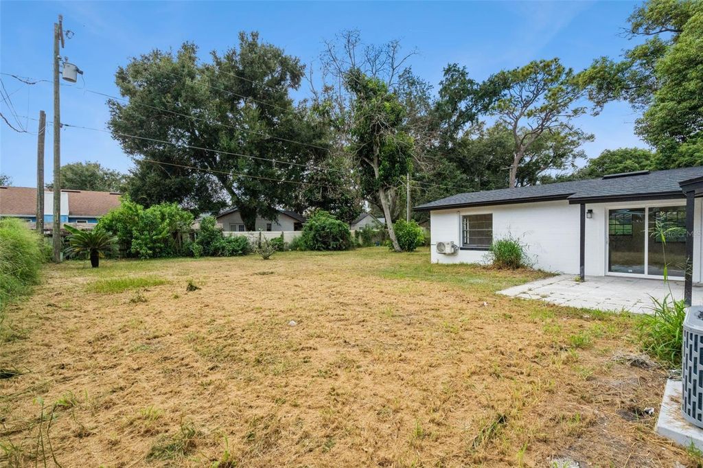 Image 25 of property listing at 3500 SUTTON DRIVE, Orlando, FL 32810
