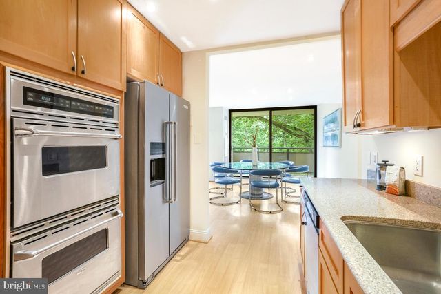 5225 POOKS HILL RD #520N, Bethesda, MD 20814