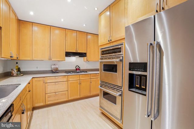 5225 POOKS HILL RD #520N, Bethesda, MD 20814