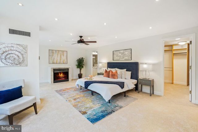 5225 POOKS HILL RD #520N, Bethesda, MD 20814