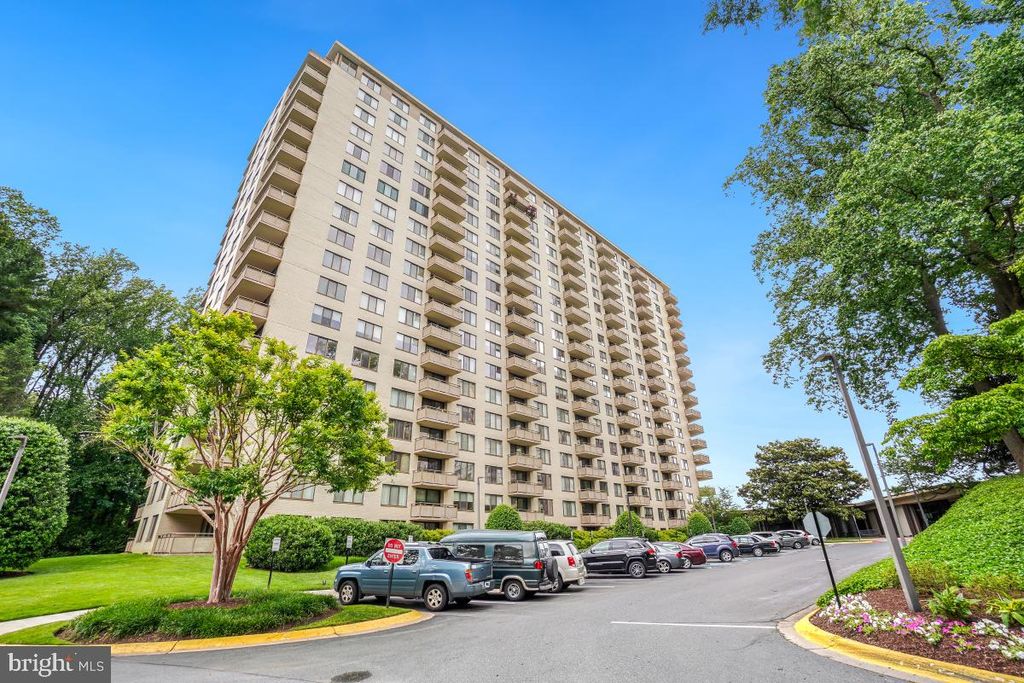 5225 POOKS HILL RD #520N, Bethesda, MD 20814