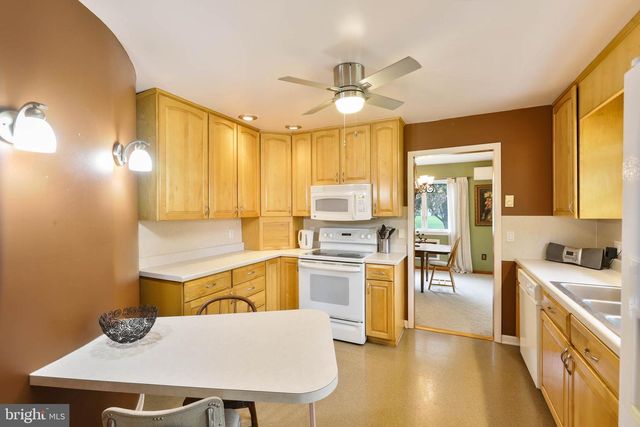 218 THREE SQUARE HOLLOW RD, Newburg, PA 17240