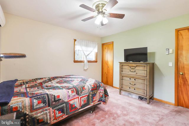 218 THREE SQUARE HOLLOW RD, Newburg, PA 17240