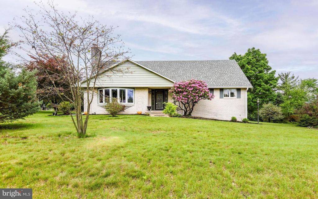 218 THREE SQUARE HOLLOW RD, Newburg, PA 17240