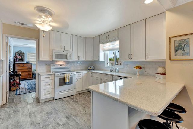 4395 SARASOTA AVENUE, Sarasota, FL 34234