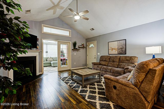 12205 Big Bear Pl, Jeffersontown, KY 40299