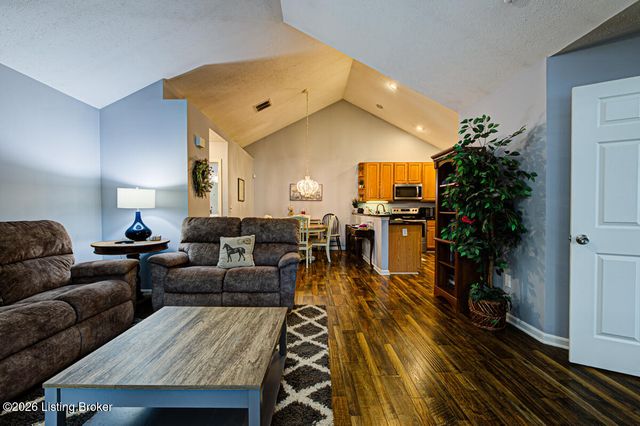 12205 Big Bear Pl, Jeffersontown, KY 40299
