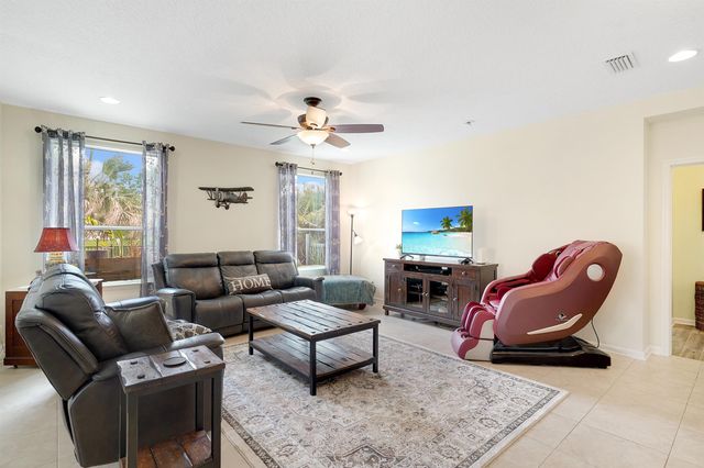 553 Casa Sevilla Ave, St Augustine, FL 32092