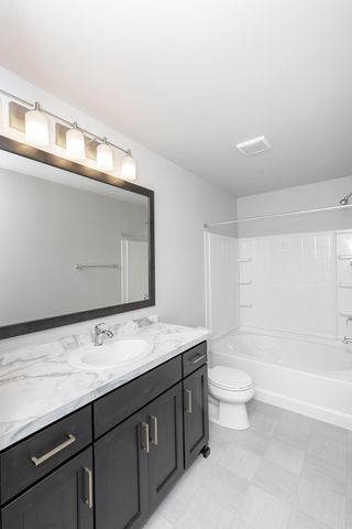 833 60th Avenue W, West Fargo, ND 58078