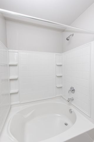 833 60th Avenue W, West Fargo, ND 58078