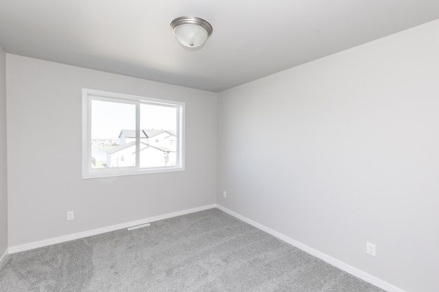 833 60th Avenue W, West Fargo, ND 58078