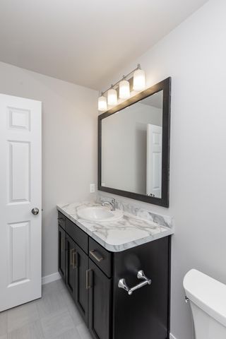 833 60th Avenue W, West Fargo, ND 58078