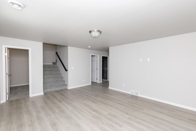 833 60th Avenue W, West Fargo, ND 58078