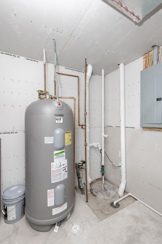 833 60th Avenue W, West Fargo, ND 58078