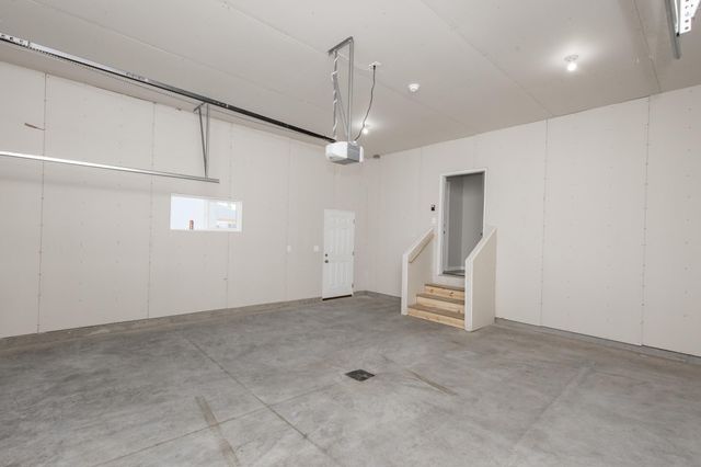 833 60th Avenue W, West Fargo, ND 58078