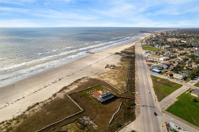 613 9th Street, Galveston, TX 77550