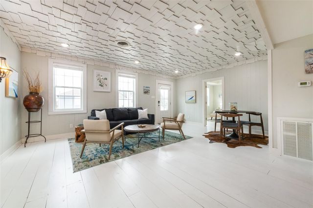 613 9th Street, Galveston, TX 77550