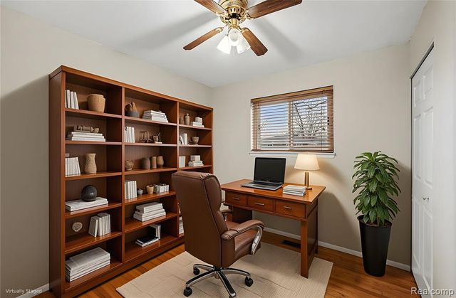 30745 Iroquois Drive, Warren, MI 48088