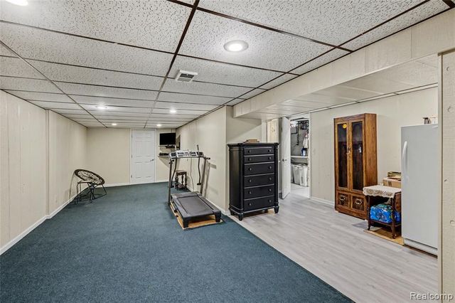 30745 Iroquois Drive, Warren, MI 48088