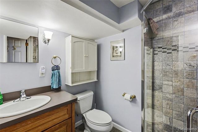 30745 Iroquois Drive, Warren, MI 48088