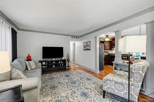 30745 Iroquois Drive, Warren, MI 48088