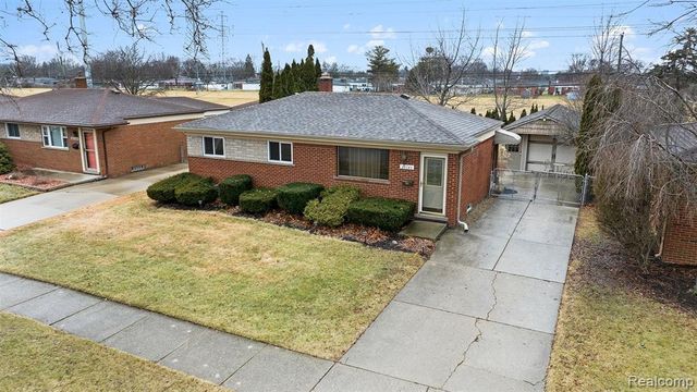 30745 Iroquois Drive, Warren, MI 48088