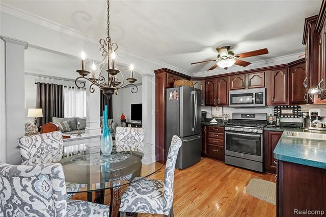 30745 Iroquois Drive, Warren, MI 48088