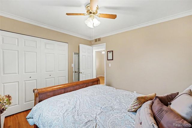 30745 Iroquois Drive, Warren, MI 48088