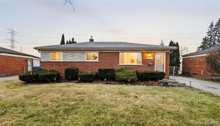 30745 Iroquois Drive, Warren, MI 48088