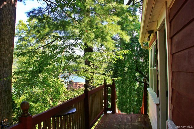 184 Lake Drive, Lake Peekskill, NY 10537