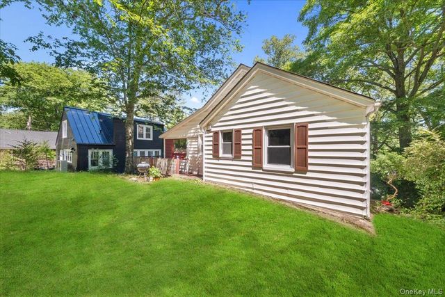 184 Lake Drive, Lake Peekskill, NY 10537