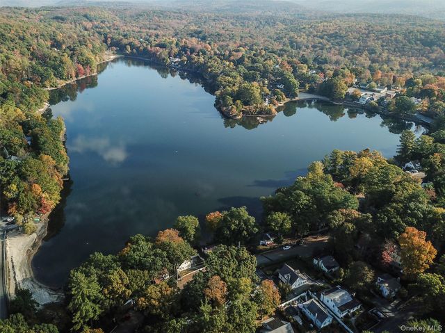 184 Lake Drive, Lake Peekskill, NY 10537