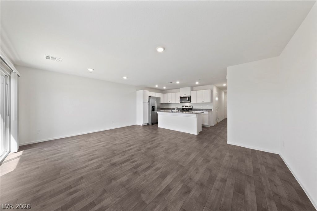 7909 Whisper Words Avenue, Las Vegas, NV 89113