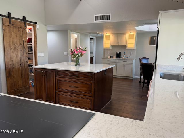 7732 W WAGONER Road, Glendale, AZ 85308