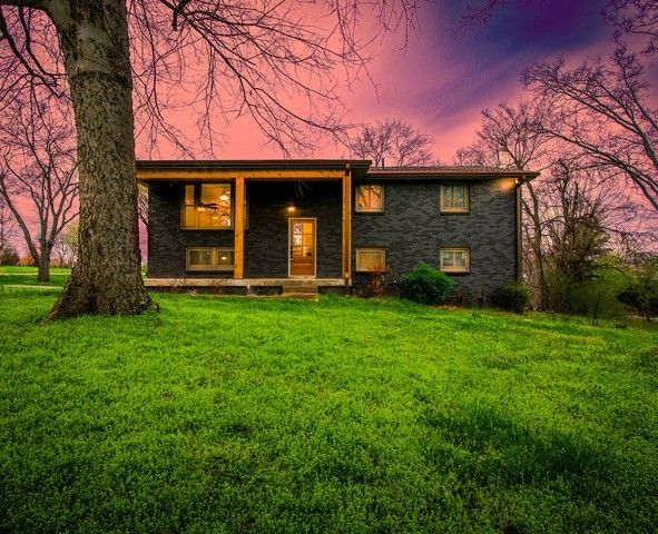 127 Veebelt Dr, Hendersonville, TN 37075
