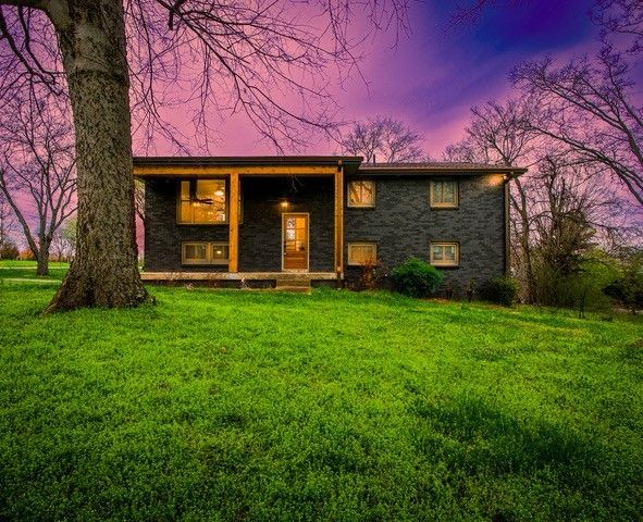127 Veebelt Dr, Hendersonville, TN 37075