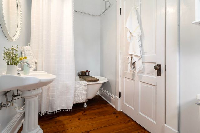 619 E Michigan Avenue, Marshall, MI 49068