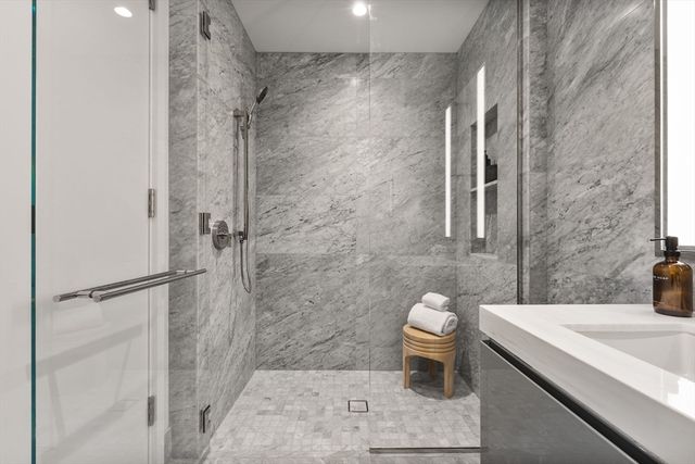 682 Atlantic Ave 40L, Boston, MA 02111