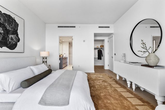 682 Atlantic Ave 40L, Boston, MA 02111