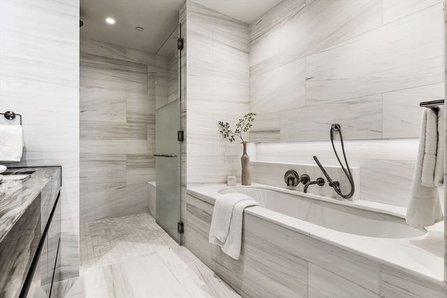 682 Atlantic Ave 40L, Boston, MA 02111