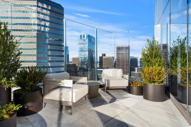 682 Atlantic Ave 40L, Boston, MA 02111