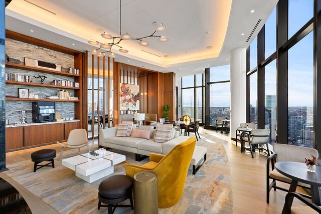 682 Atlantic Ave 40L, Boston, MA 02111