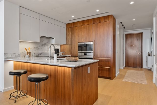 682 Atlantic Ave 40L, Boston, MA 02111