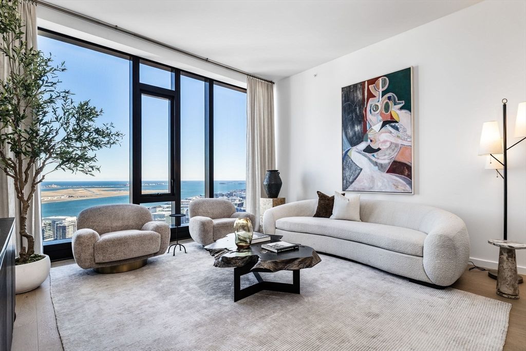 682 Atlantic Ave 40L, Boston, MA 02111