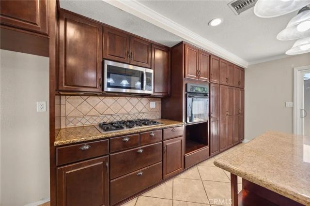 10937 Desert Sand Avenue, Riverside, CA 92505