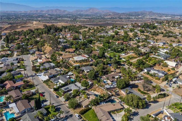 10937 Desert Sand Avenue, Riverside, CA 92505