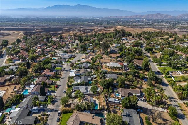 10937 Desert Sand Avenue, Riverside, CA 92505