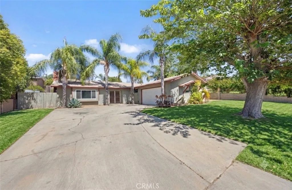 10937 Desert Sand Avenue, Riverside, CA 92505