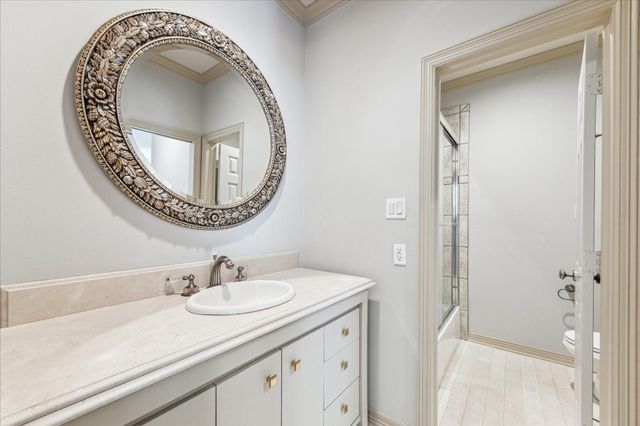 1 Exbury Way, Houston, TX 77056